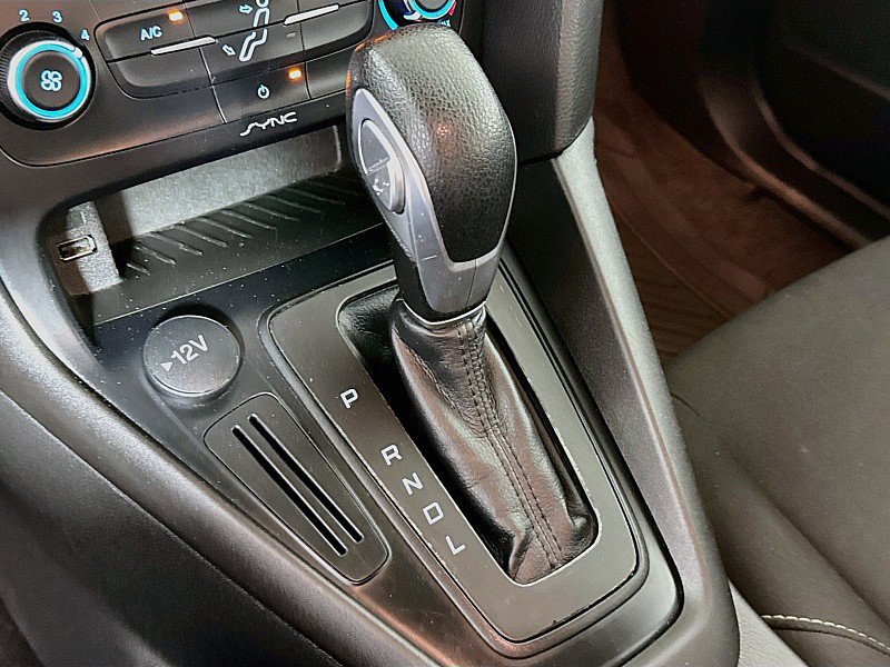 Used 2018 Ford Focus SE FWD image 17