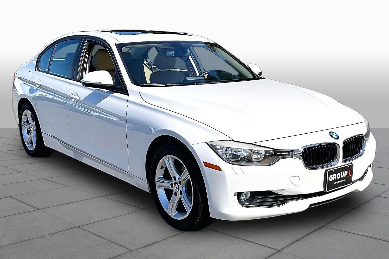 Used 2013 BMW 328i xDrive Sedan AWD/4WD image 3