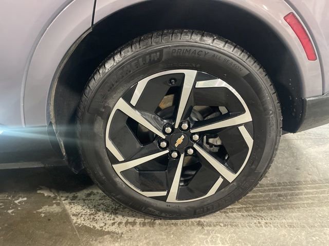 Used 2025 Chevrolet Equinox EV LT w/ Convenience Package image 11