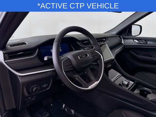 New 2025 Jeep Grand Cherokee Altitude image 9