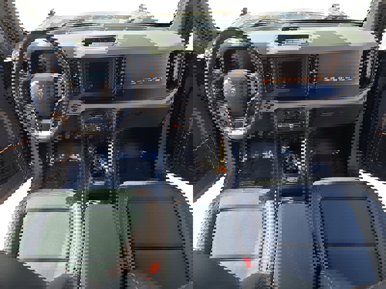 Used 2021 Ford Bronco Badlands image 9