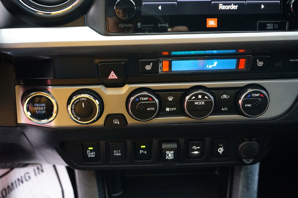 Used 2019 Toyota Tacoma Limited image 20