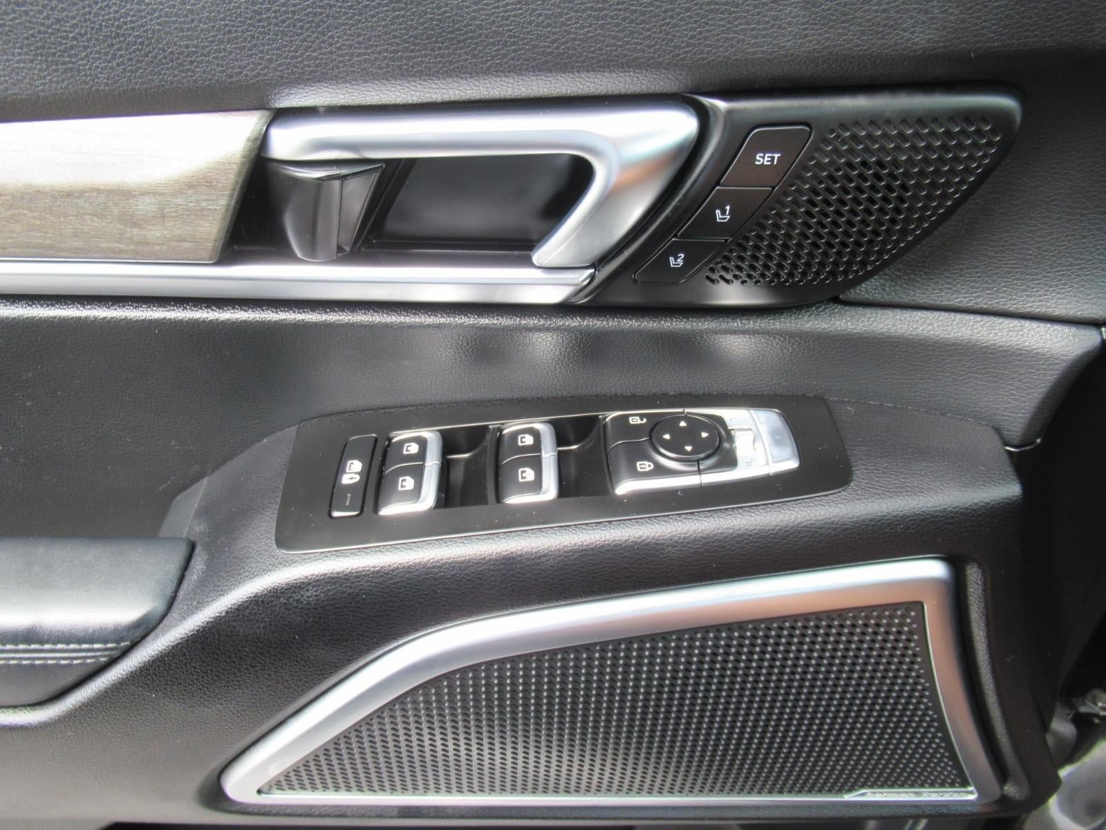 Used 2020 Kia Telluride SX w/ Towing Package FWD image 23