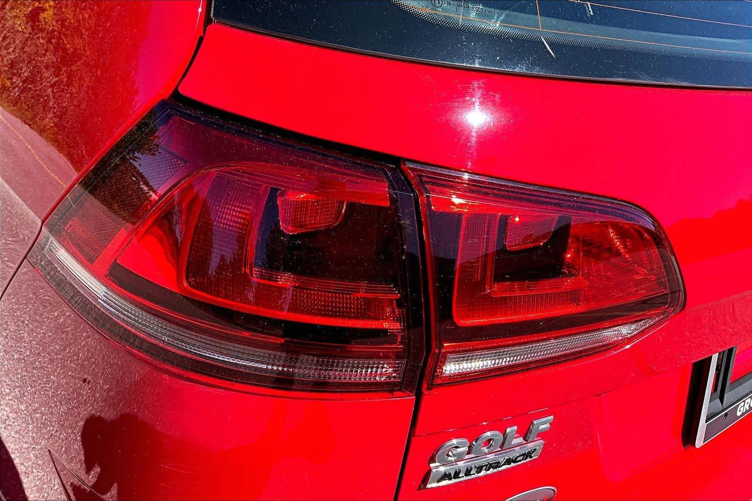 Used 2017 Volkswagen Golf Alltrack SE AWD/4WD image 28