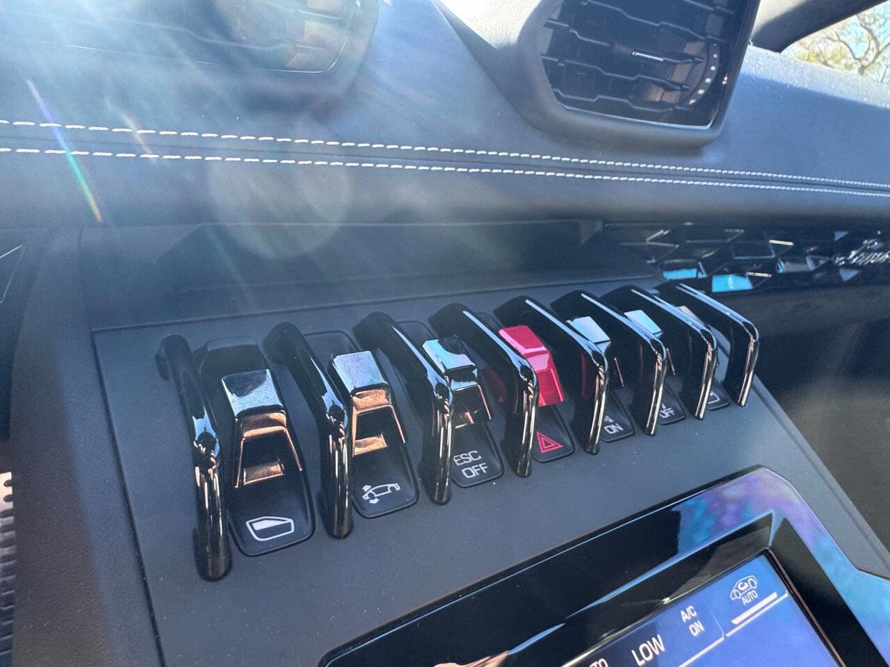 Used 2022 Lamborghini Huracan EVO image 72