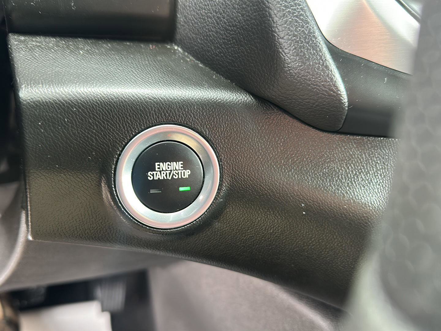 Used 2024 GMC Terrain SLE w/ Driver Convenience Package image 35