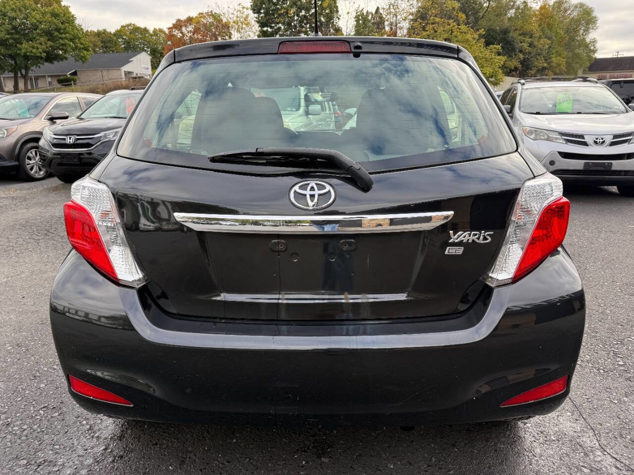 Used 2012 Toyota Yaris LE image 6