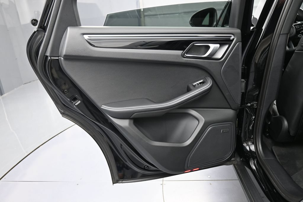 Certified 2024 Porsche Macan Turbo AWD/4WD image 22