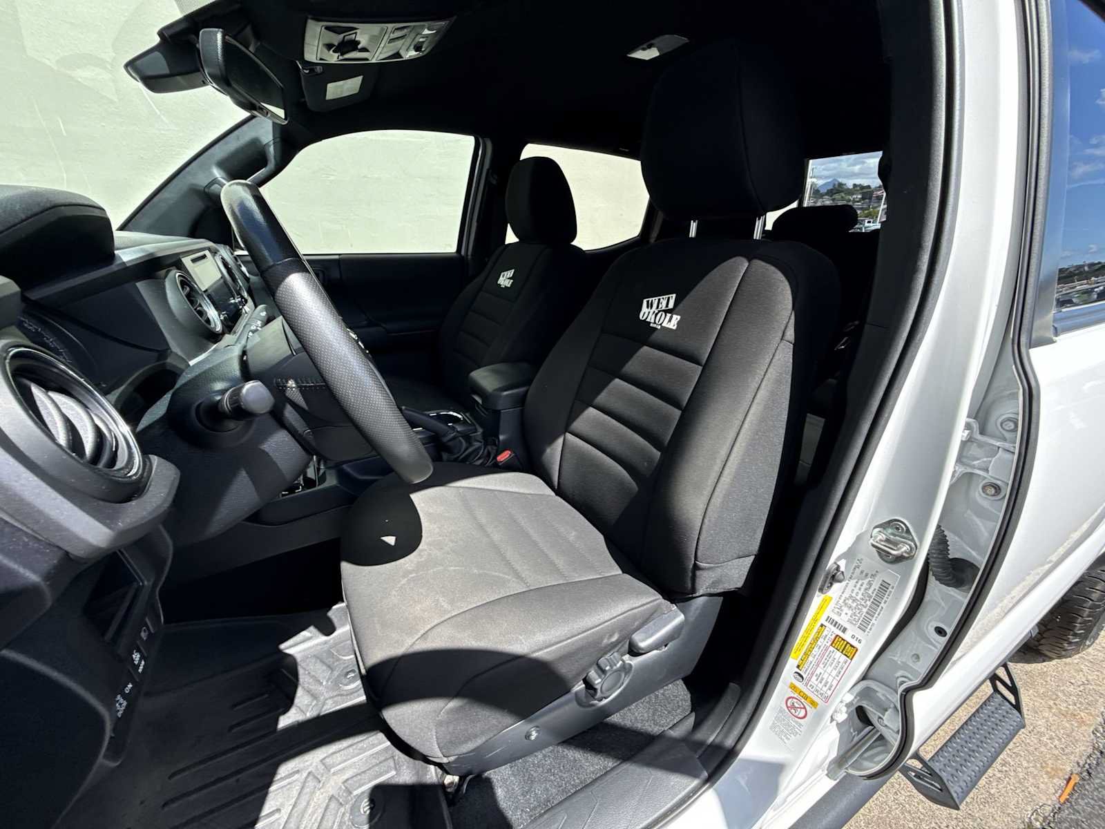 Used 2019 Toyota Tacoma TRD Off-Road AWD/4WD image 12