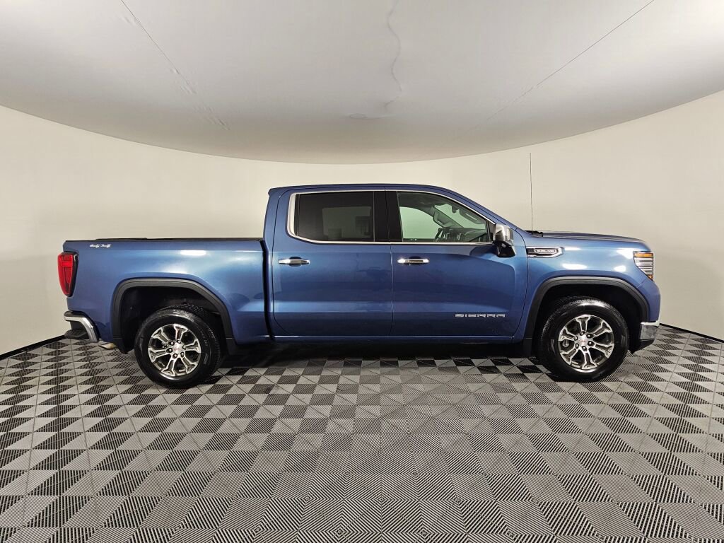 Used 2024 GMC Sierra 1500 SLT image 2