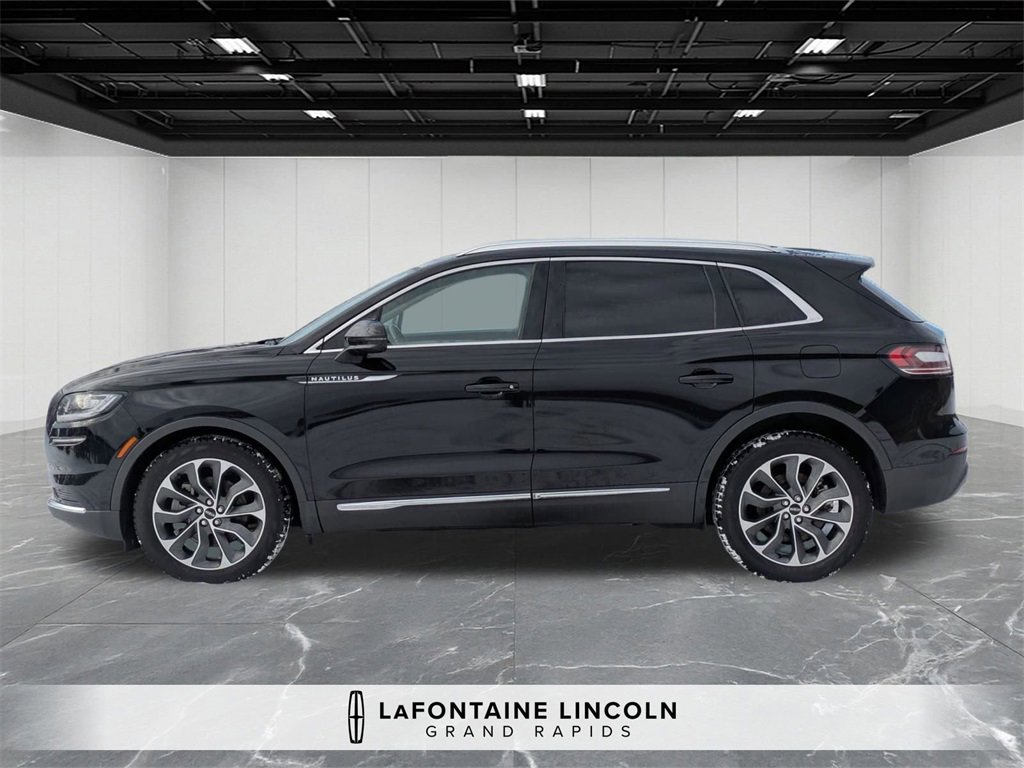 Certified 2022 Lincoln Nautilus Reserve w/ Luxury Package image 2