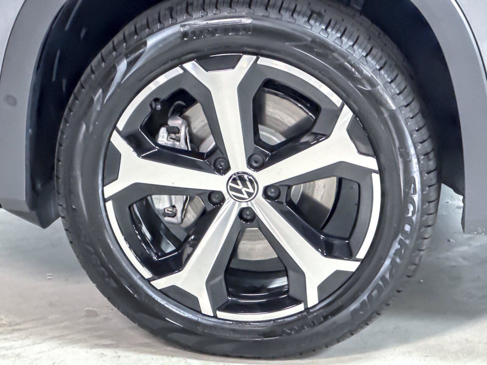 New 2026 Volkswagen Tiguan SE AWD/4WD image 24