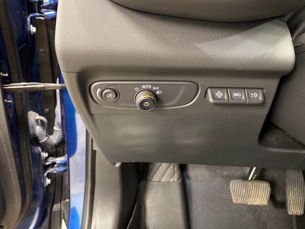 Used 2023 Buick Envision Avenir AWD/4WD image 30