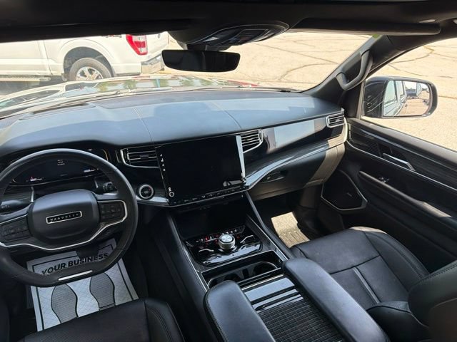 Used 2022 Jeep Wagoneer Series III w/ Premium Group I AWD/4WD image 21