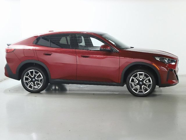 Used 2026 BMW X2 xDrive28i AWD/4WD image 13