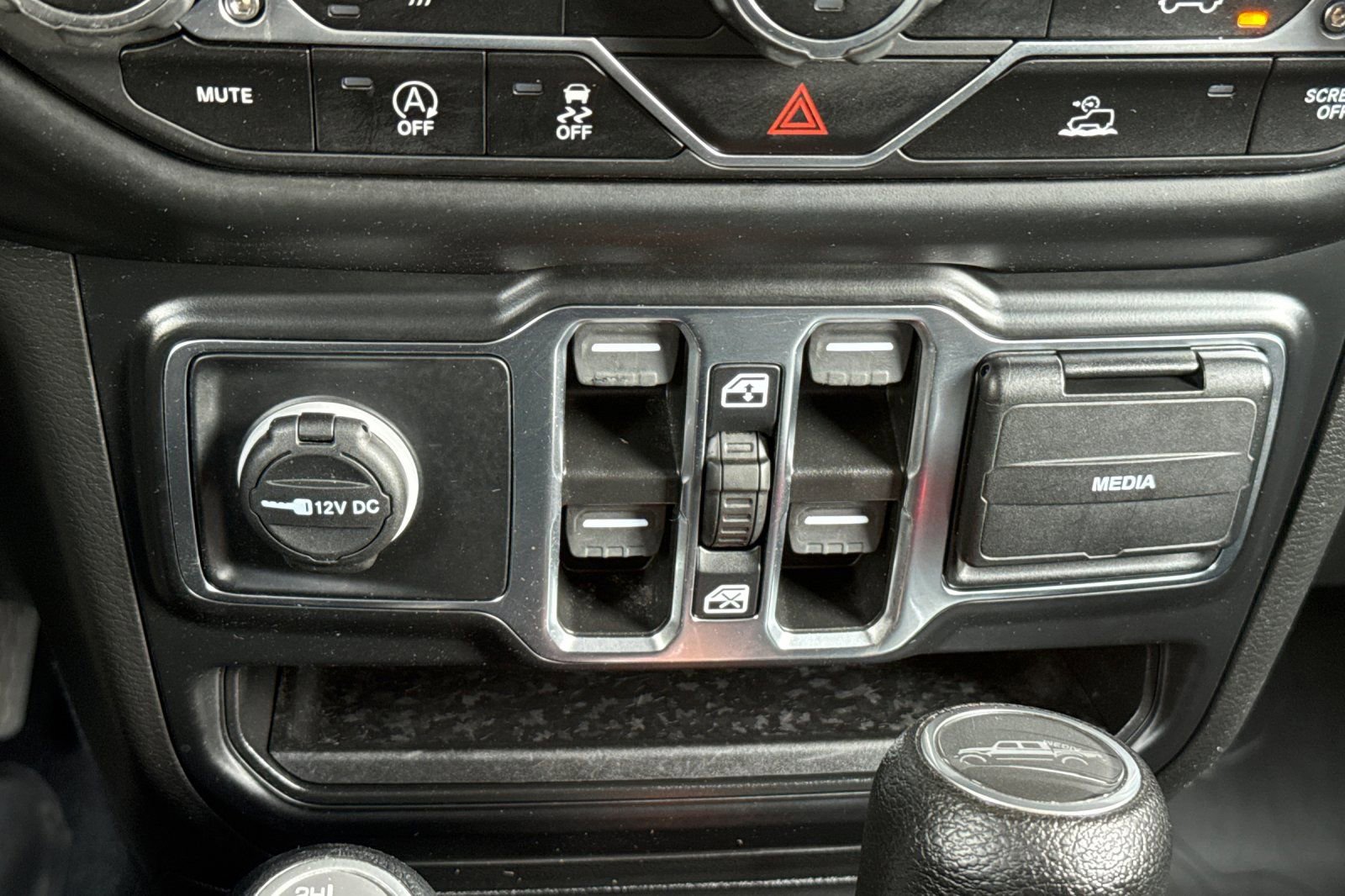 Used 2022 Jeep Gladiator Sport AWD/4WD image 29