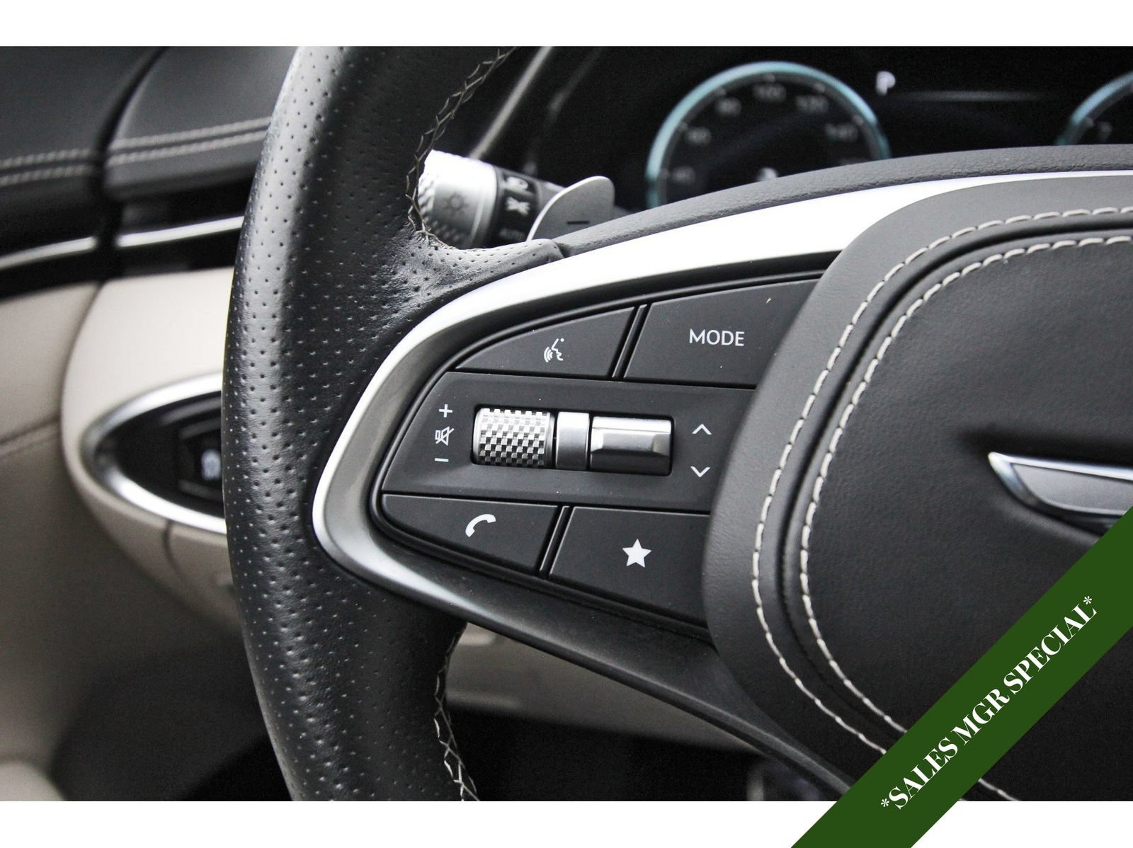 Used 2025 Genesis GV70 3.5T Sport w/ Sport Prestige Package AWD/4WD image 17