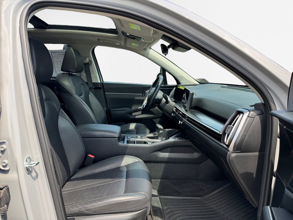 Certified 2024 Kia Sorento S w/ Panoramic Sunroof Package AWD/4WD image 26