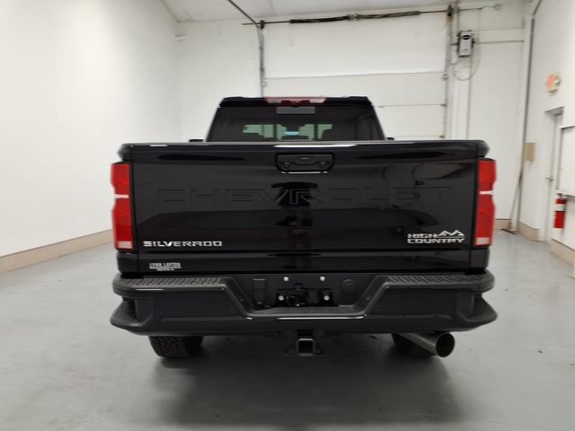 Used 2026 Chevrolet Silverado 2500 High Country w/ High Country Premium Package AWD/4WD image 4