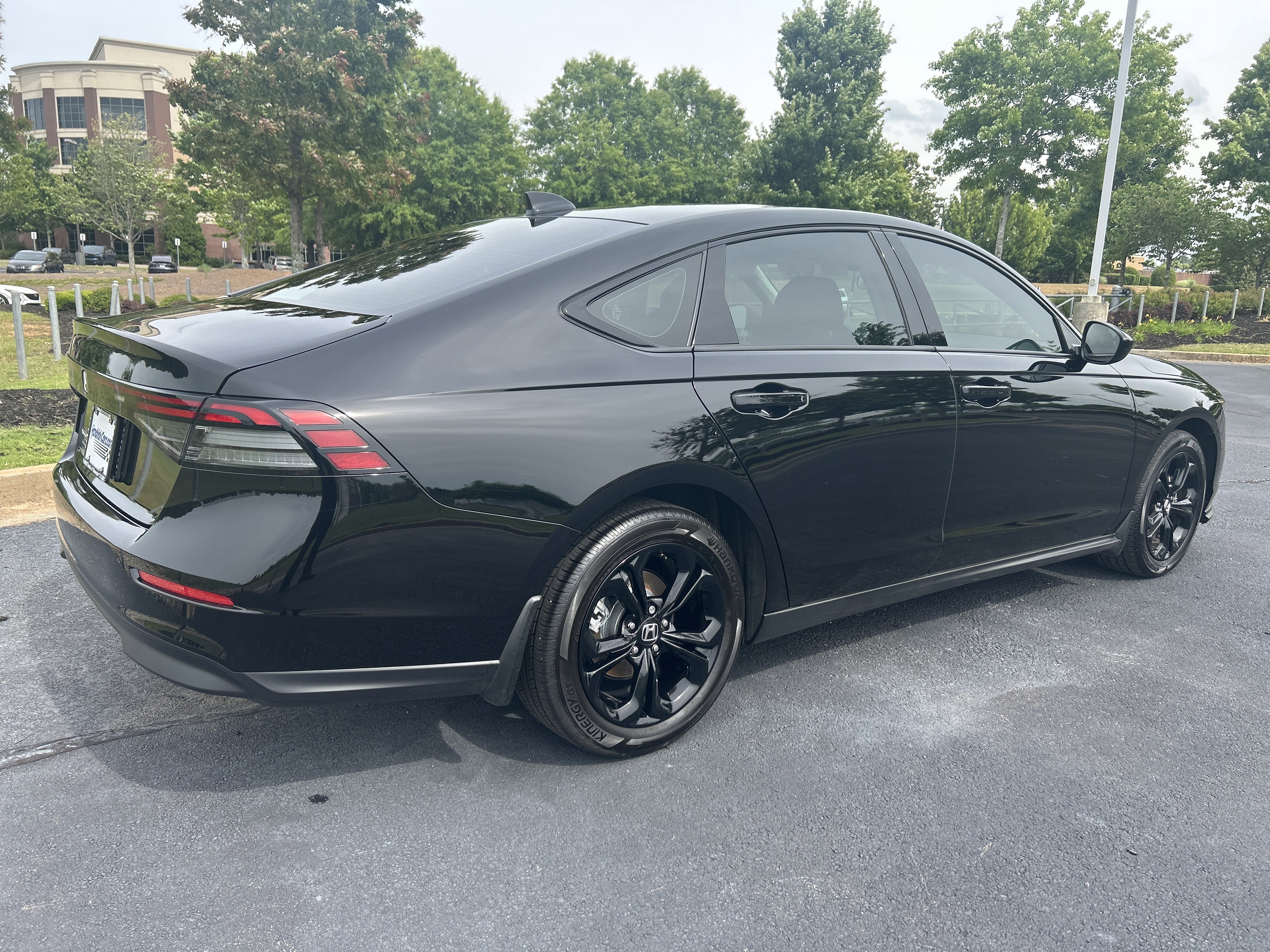 Certified 2025 Honda Accord SE image 9