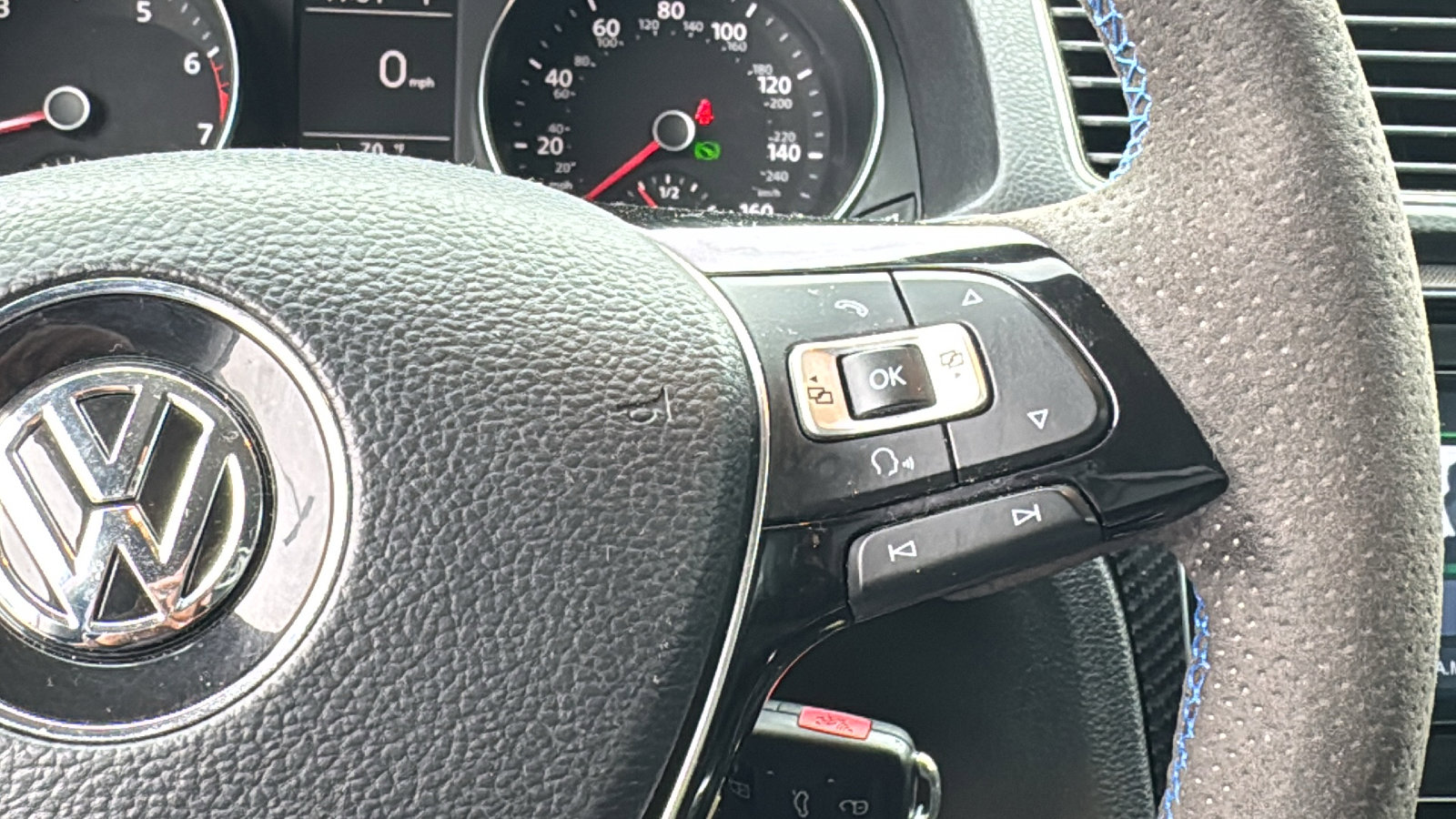 Used 2017 Volkswagen Passat 1.8T R-Line w/ R-Line Lighting Package image 23