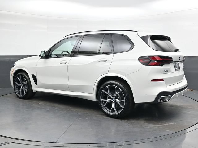 Used 2026 BMW X5 xDrive40i w/ M Sport Package AWD/4WD image 7