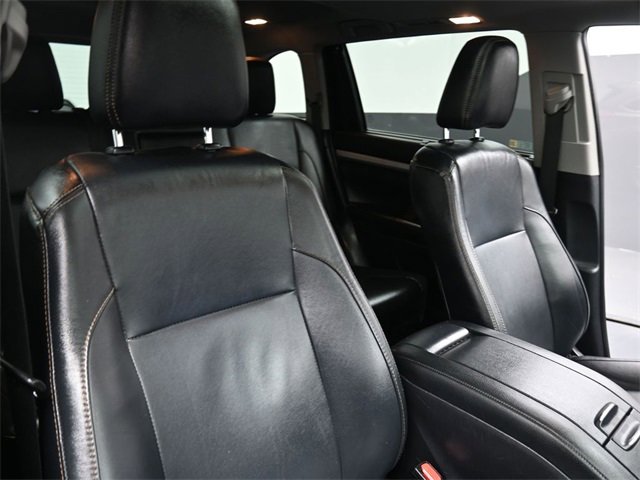 Used 2019 Toyota Highlander XLE image 29