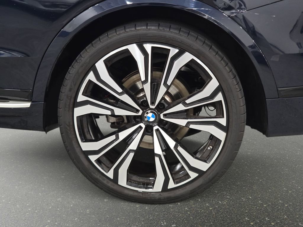Certified 2023 BMW X7 xDrive40i w/ M Sport Package image 28