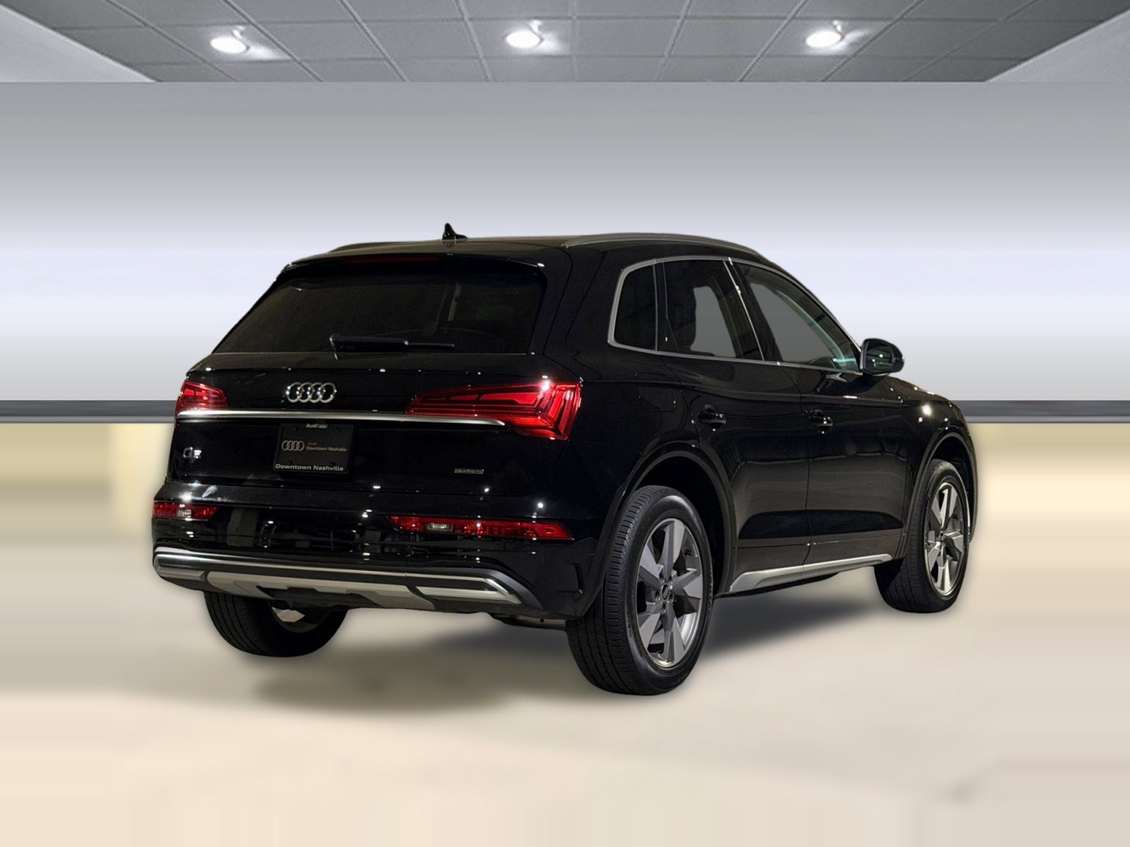 Used 2023 Audi Q5 2.0T Premium w/ Convenience Package AWD/4WD image 9