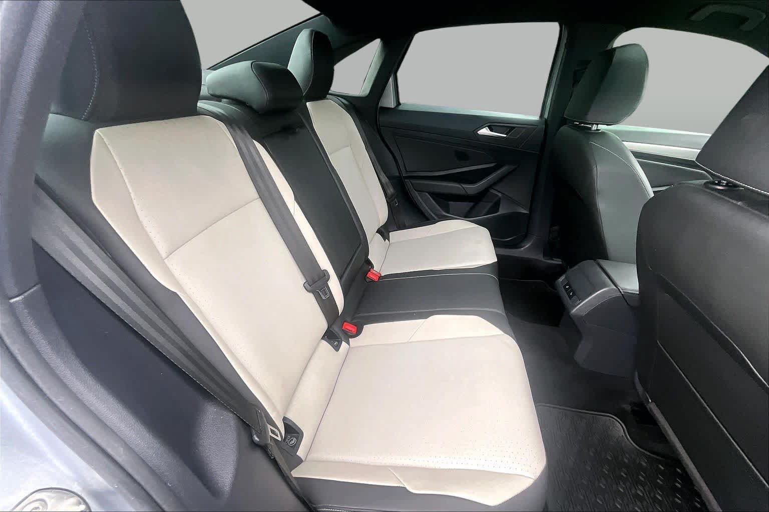 Used 2019 Volkswagen Jetta R-Line w/ R-Line Cold Weather Package FWD image 20