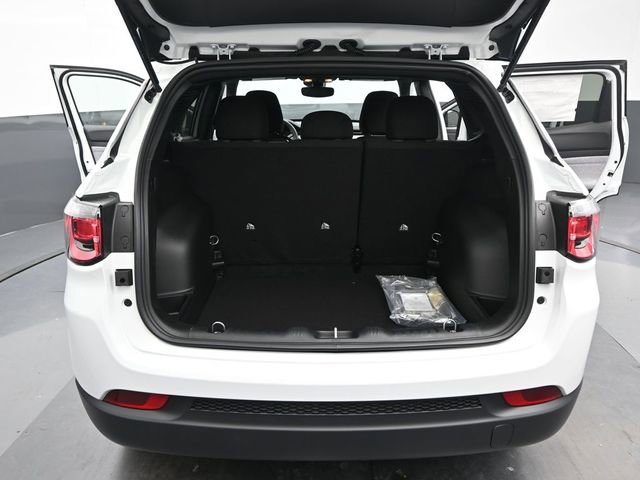 Used 2025 Jeep Compass Sport w/ Mopar Graphics Package AWD/4WD image 18