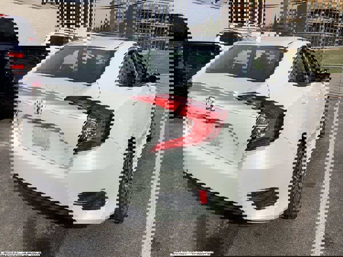 Used 2018 Honda Civic EX-L image 5