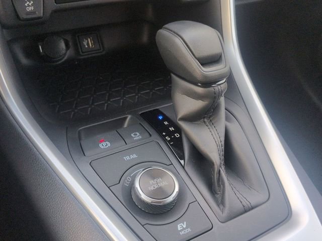Certified 2025 Toyota RAV4 LE image 21