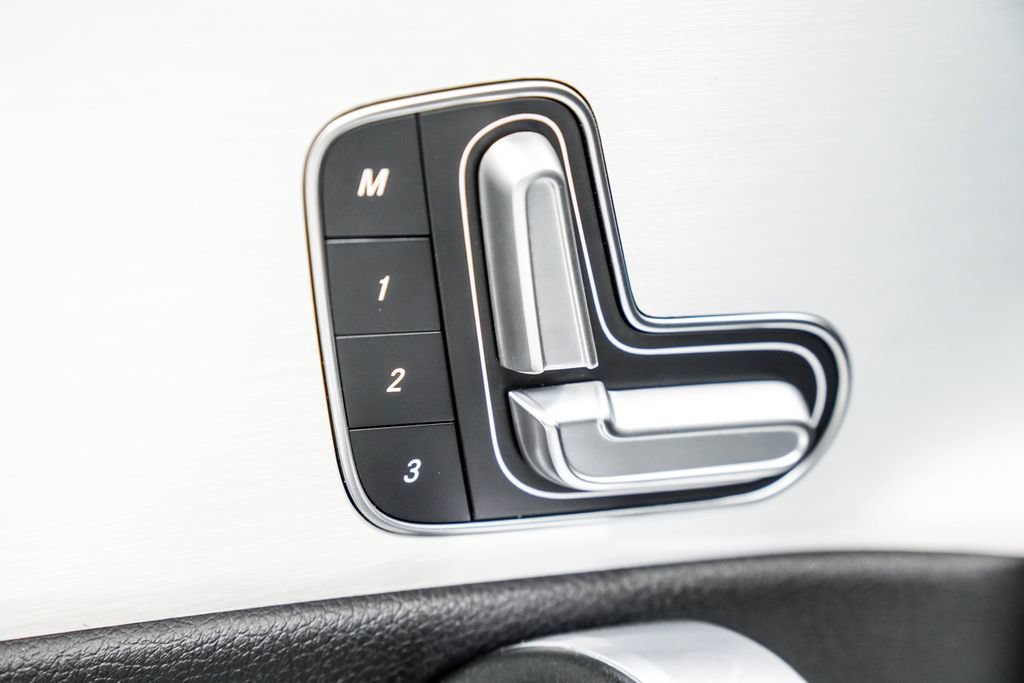 Used 2025 Mercedes-Benz CLA 250 image 39