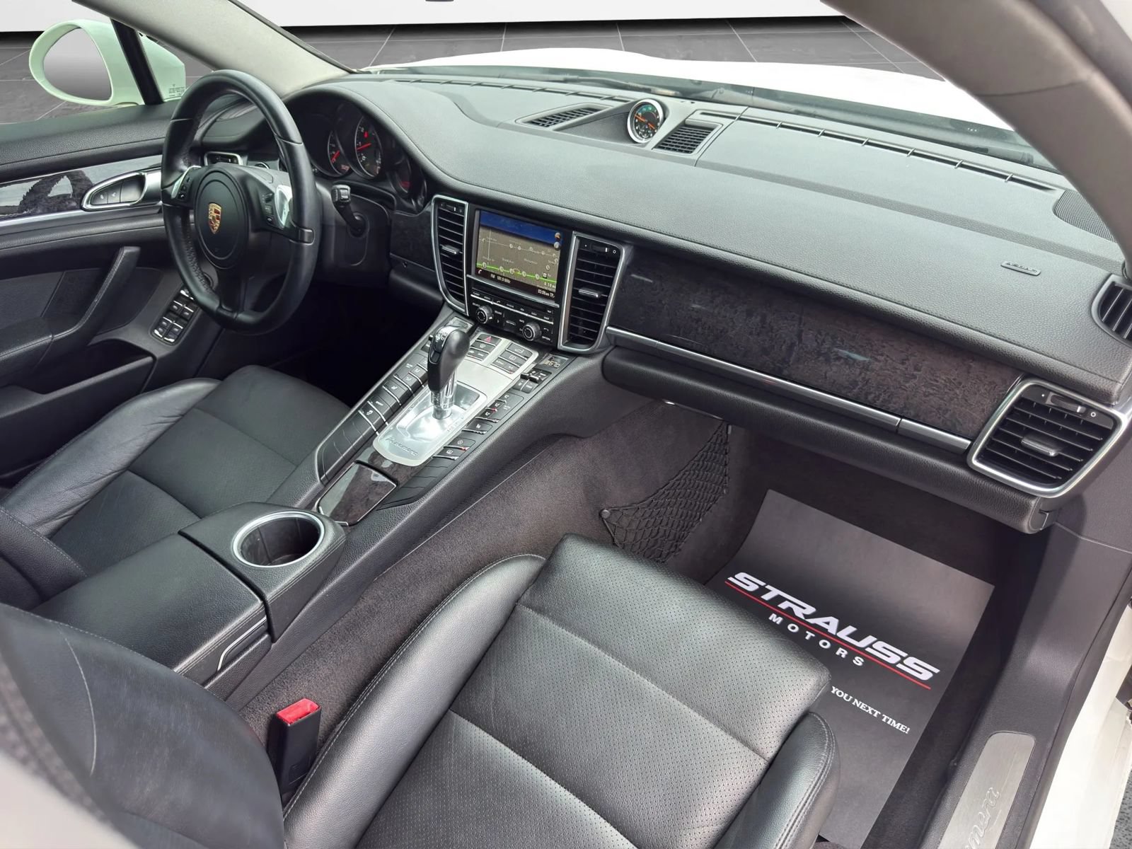 Used 2015 Porsche Panamera w/ Premium Package RWD image 25
