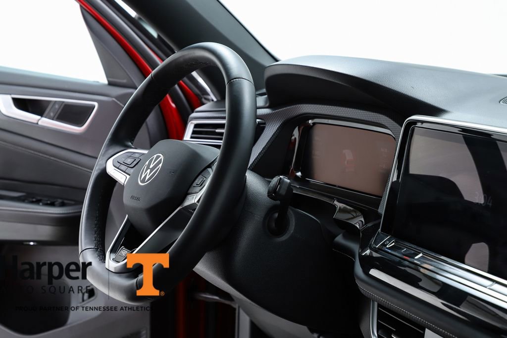 Used 2025 Volkswagen Atlas Cross Sport SEL R-Line image 74