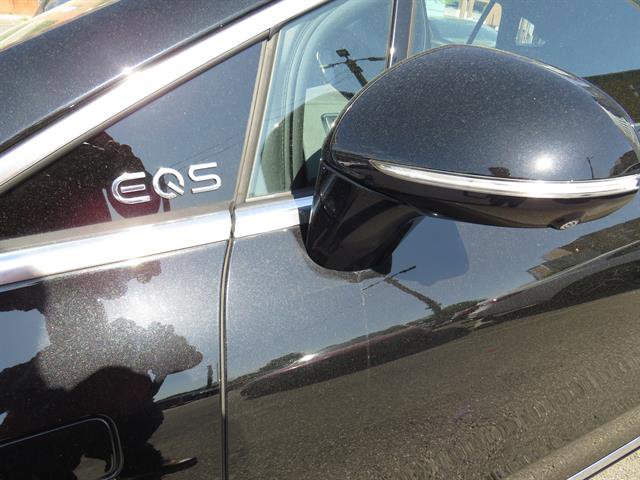 Used 2022 Mercedes-Benz EQS 580 4MATIC Sedan w/ Exclusive Trim Package image 29