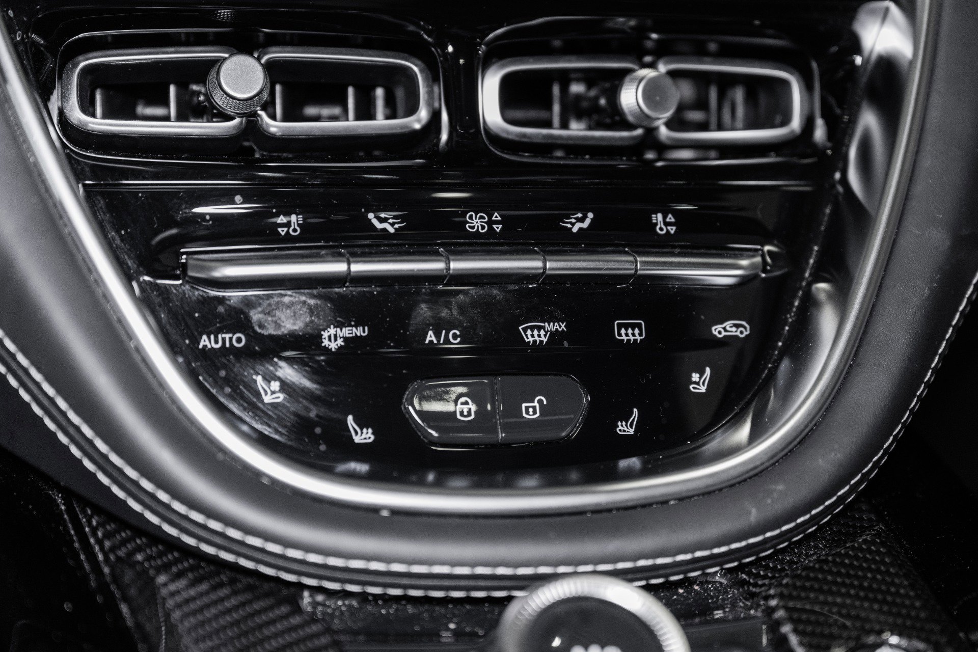 Used 2023 Aston Martin DBX 707 image 32