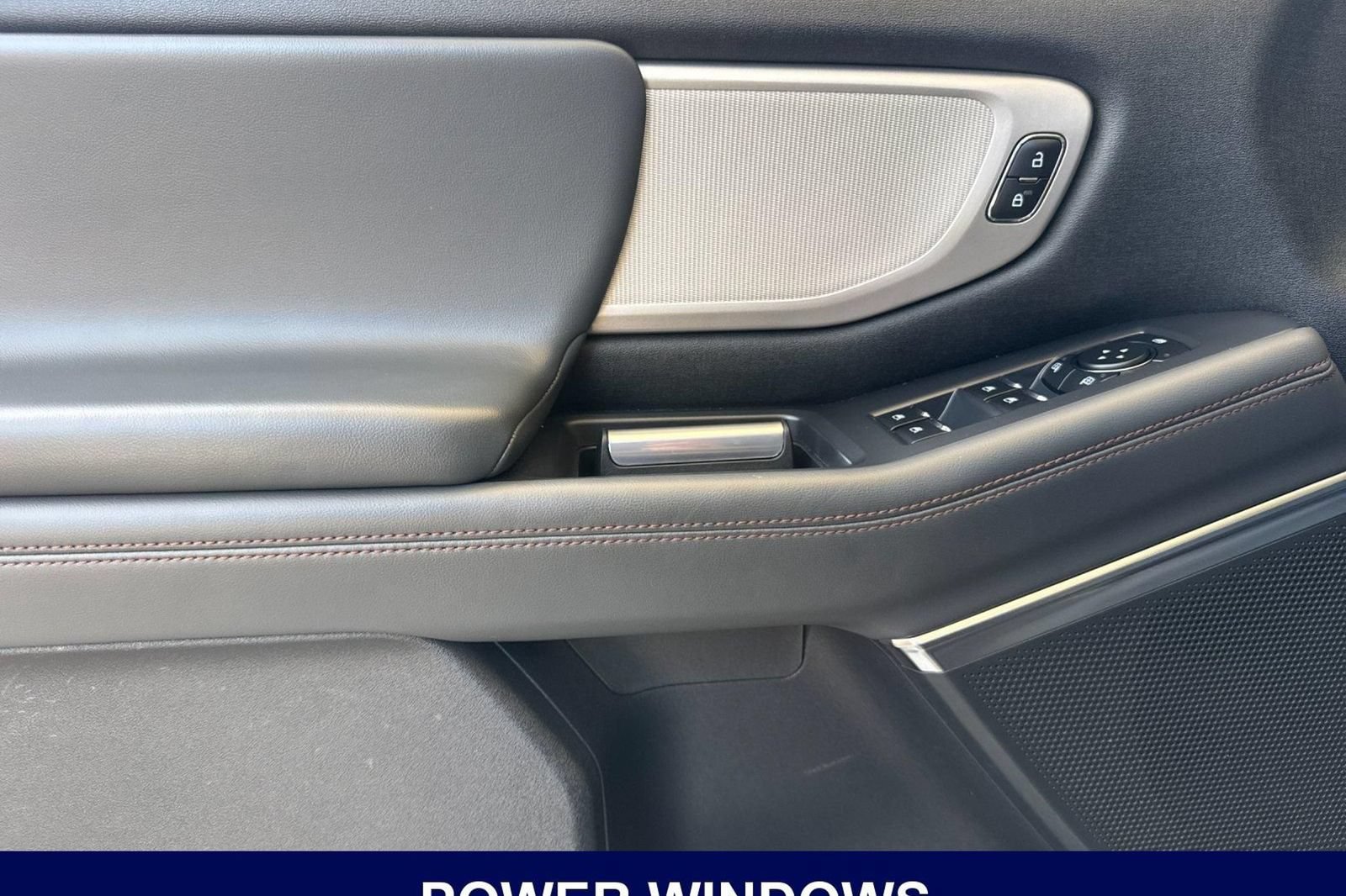 Used 2025 Ford Expedition Active RWD image 11