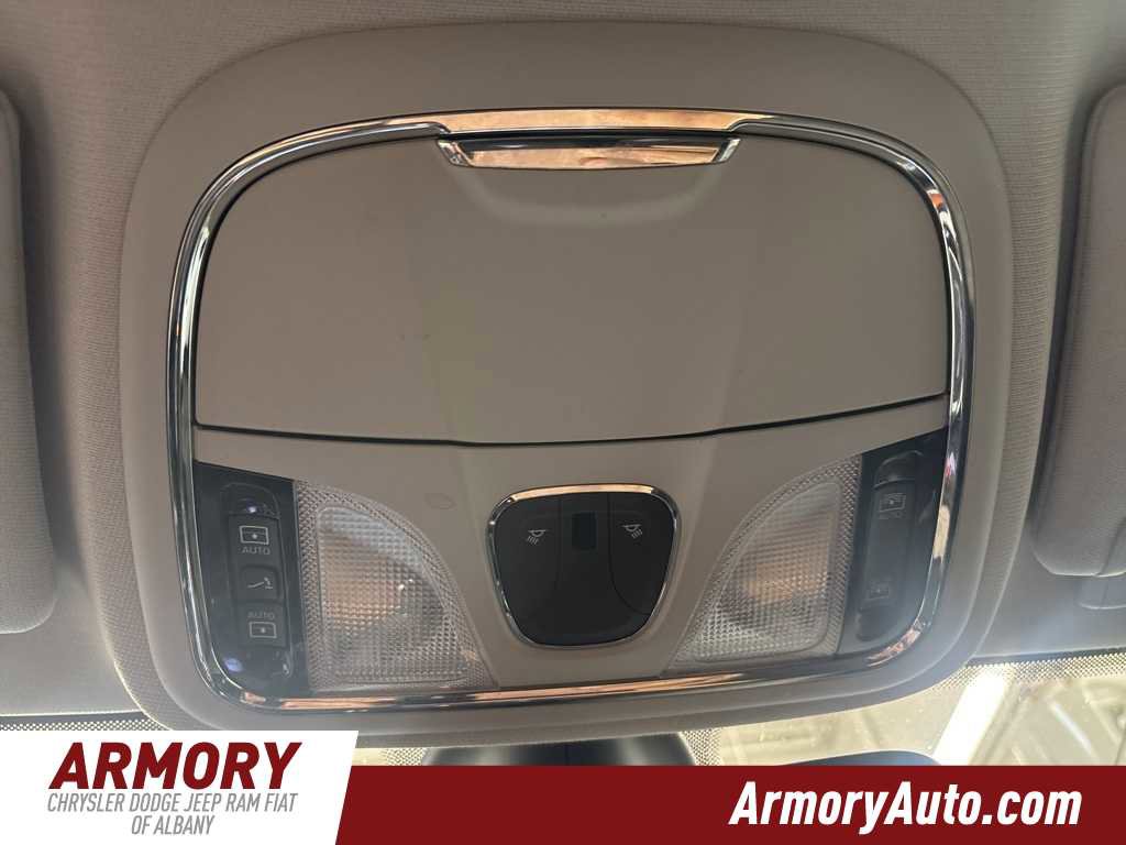 Used 2019 Jeep Cherokee Limited image 24