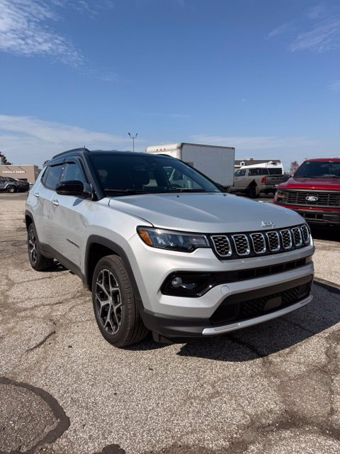 Used 2024 Jeep Compass Limited AWD/4WD image 5