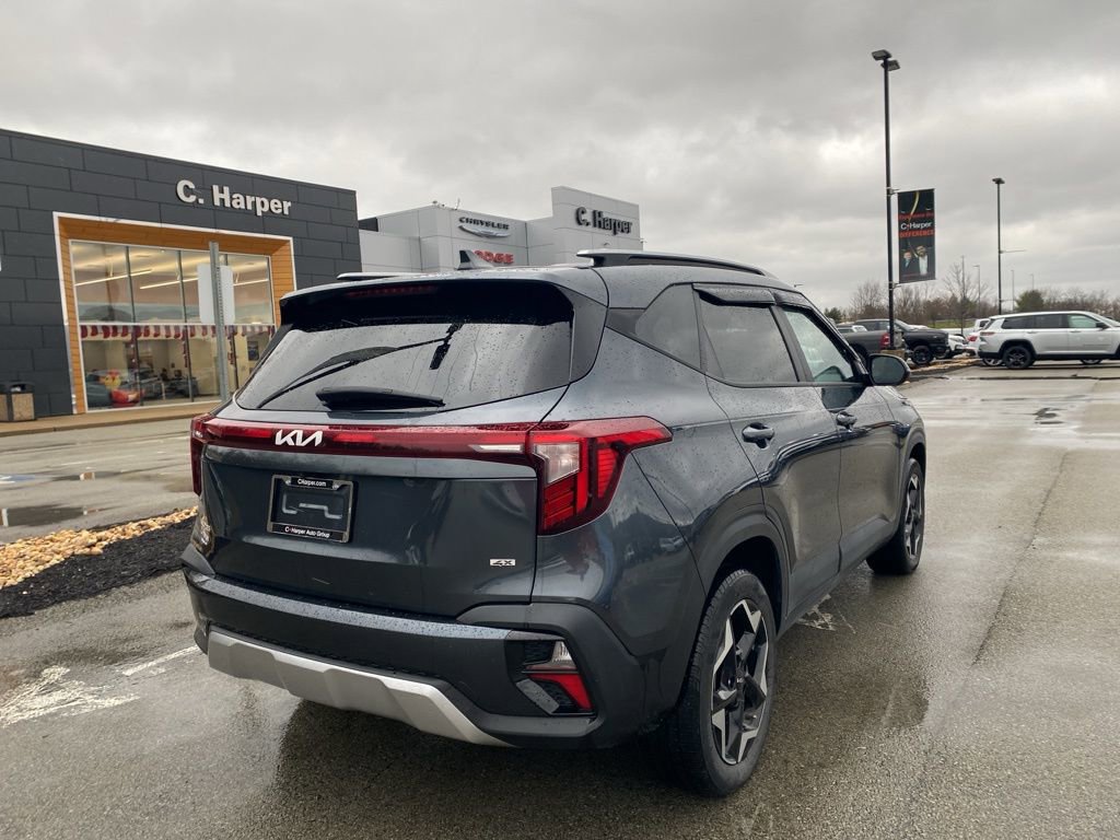 Used 2025 Kia Seltos S image 2