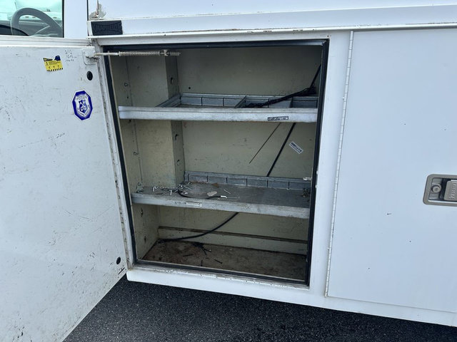 Used 2015 Ford E-350 and Econoline 350 Super Duty RWD image 17