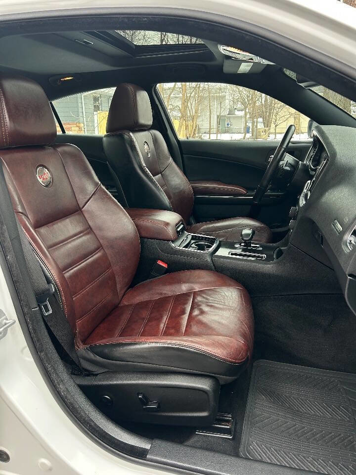 Used 2014 Dodge Charger SXT image 9