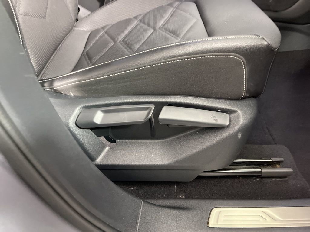 Used 2024 Volkswagen Atlas SE image 7