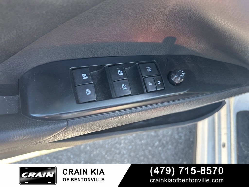 Used 2020 Toyota Camry SE image 15