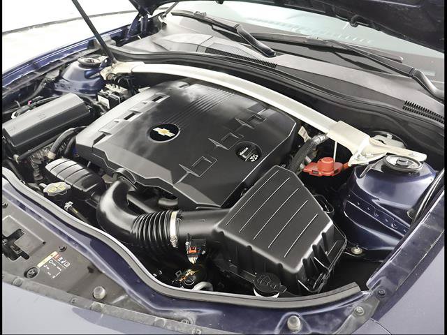 Used 2015 Chevrolet Camaro LT RWD image 11