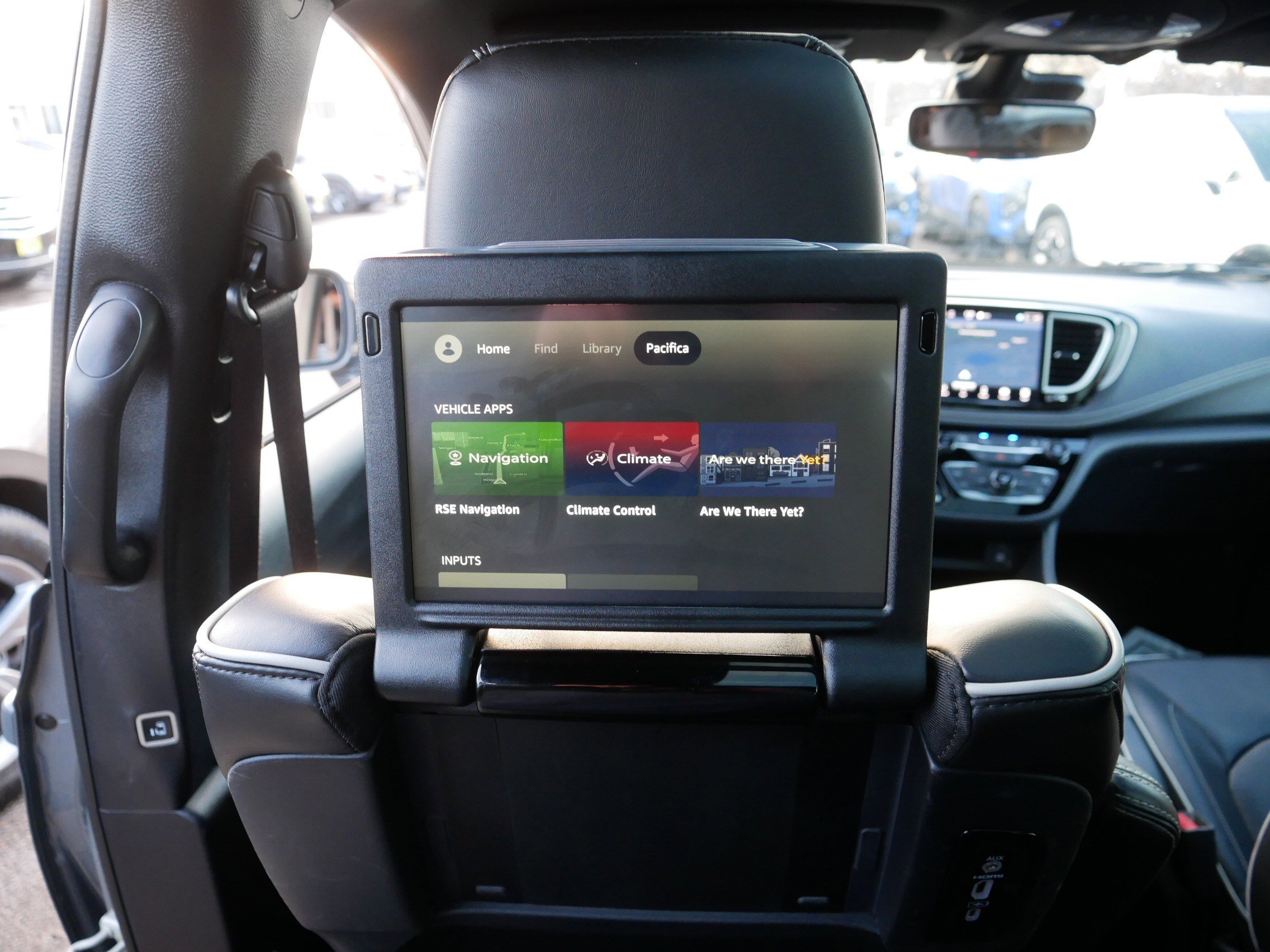 Used 2022 Chrysler Pacifica Limited w/ Uconnect Theater Family Group image 38