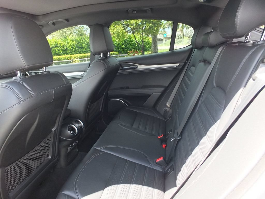 Used 2023 Alfa Romeo Stelvio Veloce AWD/4WD image 20