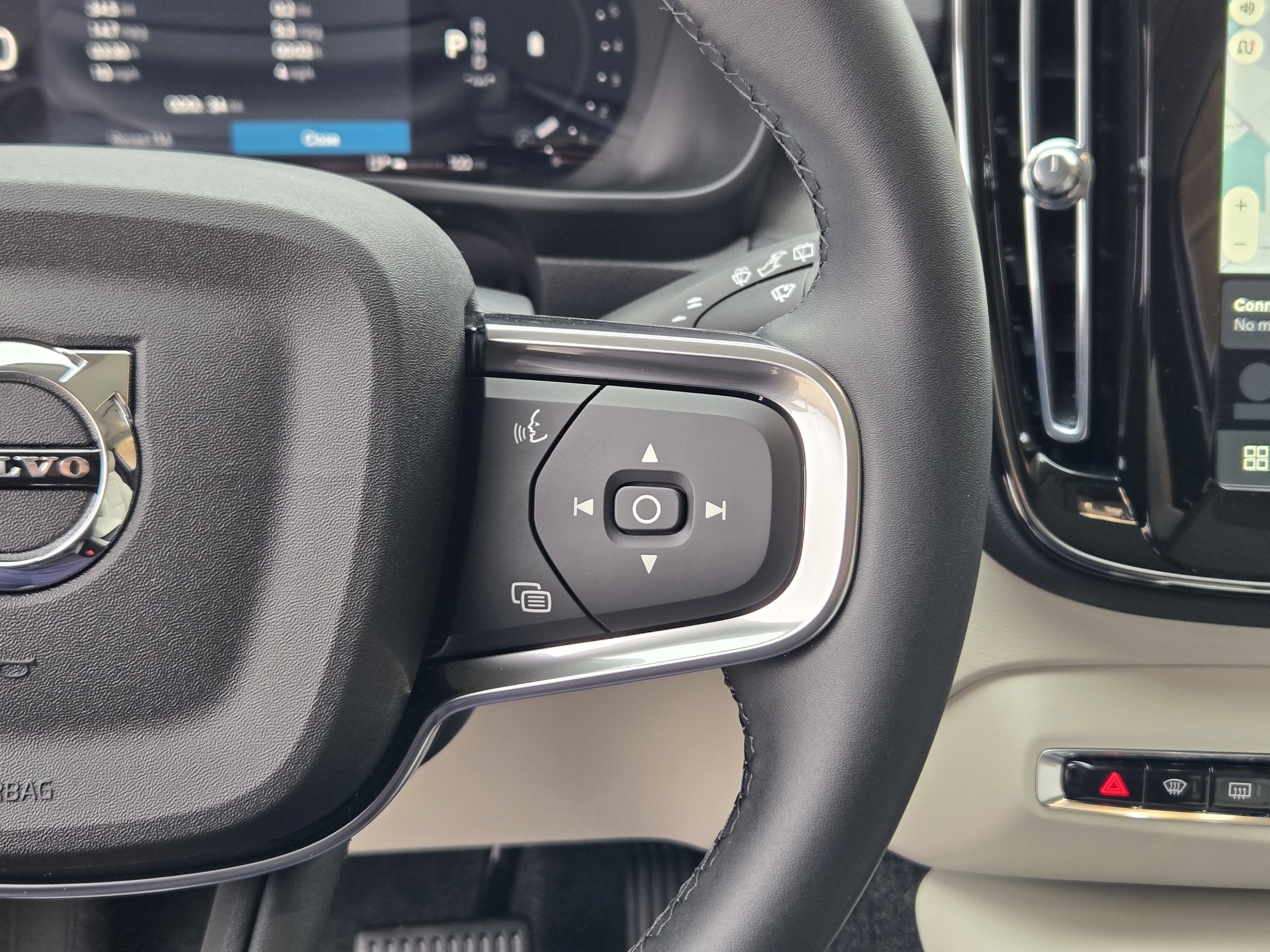 New 2026 Volvo XC40 B5 Plus w/ Protection Package Premier image 30